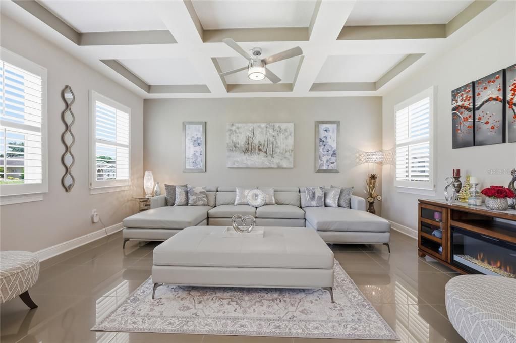En Venta: $925,000 (5 camas, 4 baños, 4136 Pies cuadrados)