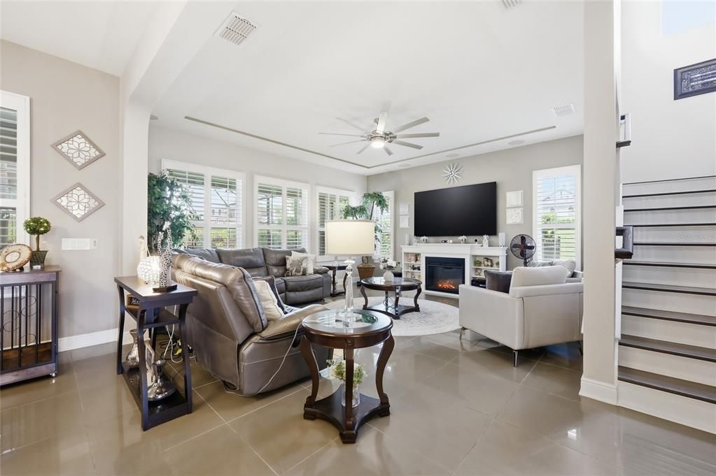 En Venta: $925,000 (5 camas, 4 baños, 4136 Pies cuadrados)