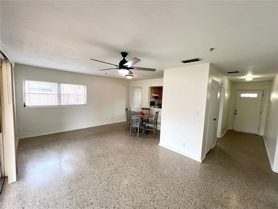 En Venta: $350,000 (3 camas, 2 baños, 1431 Pies cuadrados)
