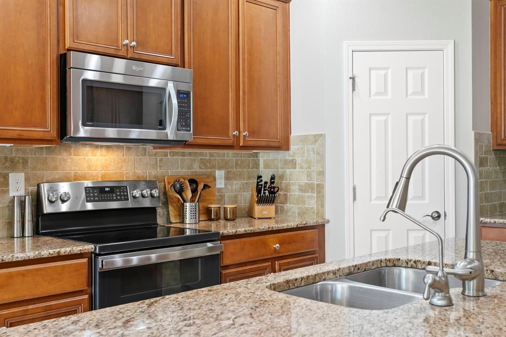 For Sale: $750,000 (4 beds, 3 baths, 3243 Square Feet)