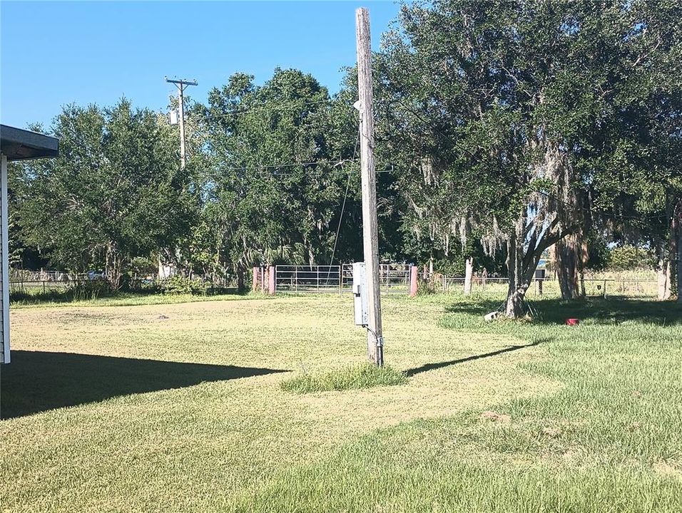 For Sale: $140,000 (2 beds, 2 baths, 864 Square Feet)
