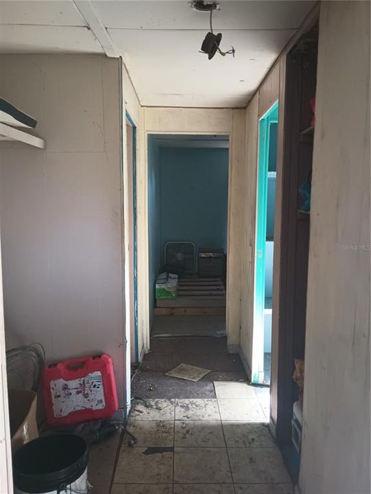 For Sale: $140,000 (2 beds, 2 baths, 864 Square Feet)