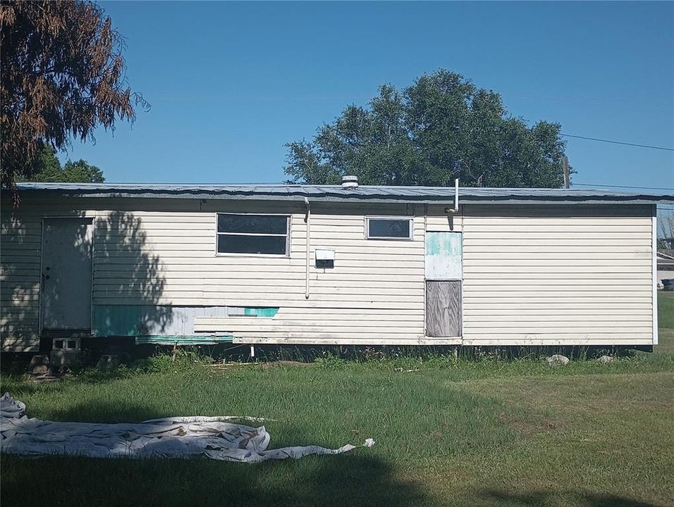 For Sale: $140,000 (2 beds, 2 baths, 864 Square Feet)