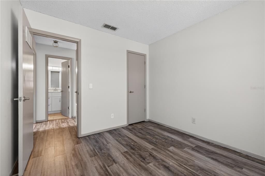 Activo con contrato: $414,900 (3 camas, 2 baños, 1630 Pies cuadrados)