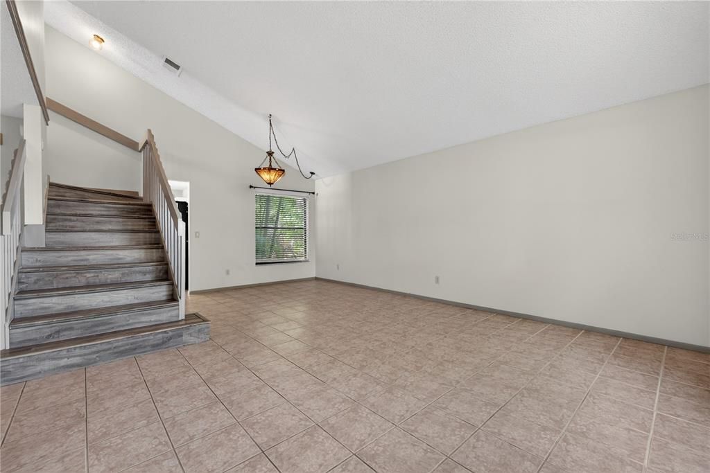 Activo con contrato: $414,900 (3 camas, 2 baños, 1630 Pies cuadrados)