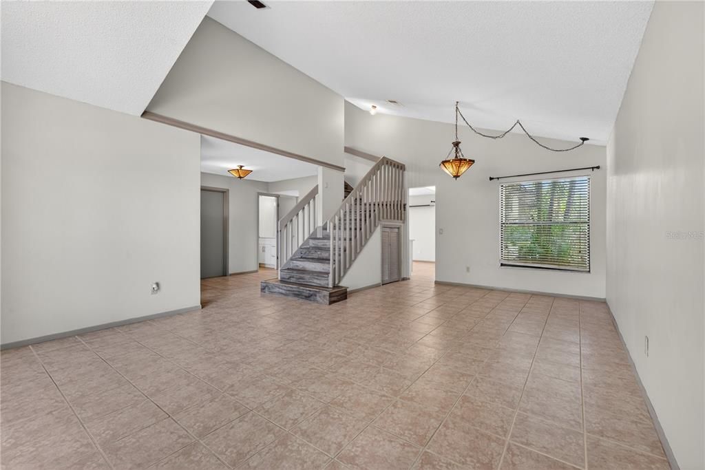 Activo con contrato: $414,900 (3 camas, 2 baños, 1630 Pies cuadrados)