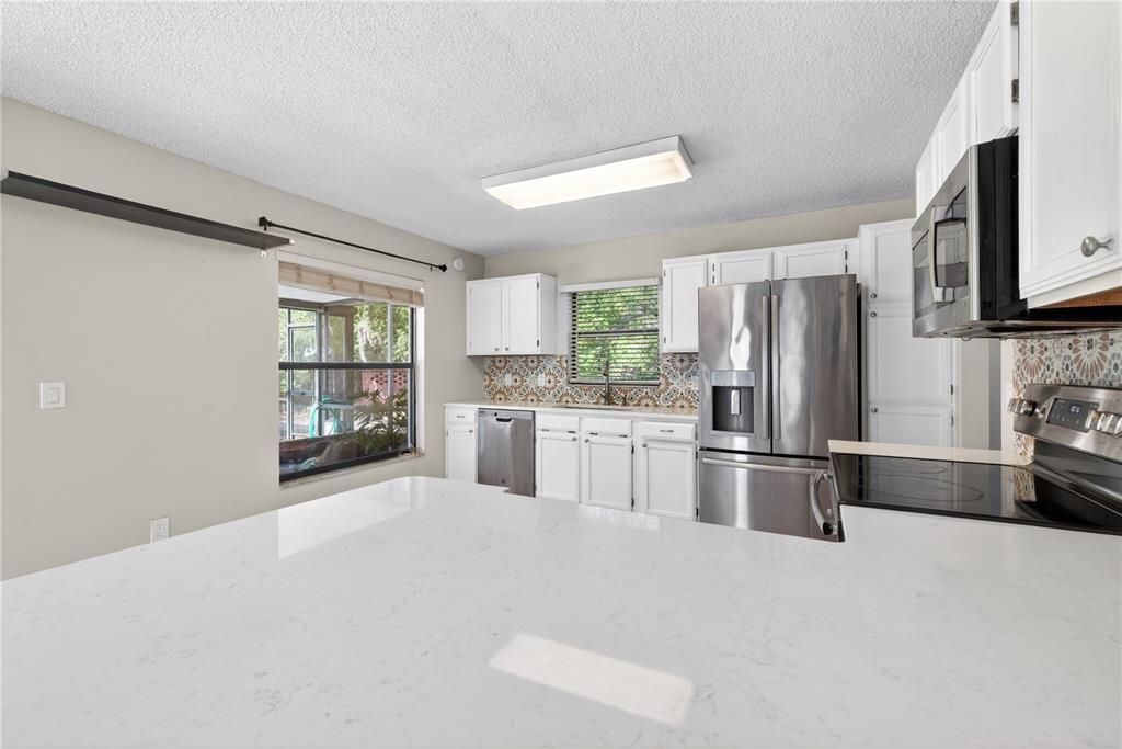 Activo con contrato: $414,900 (3 camas, 2 baños, 1630 Pies cuadrados)
