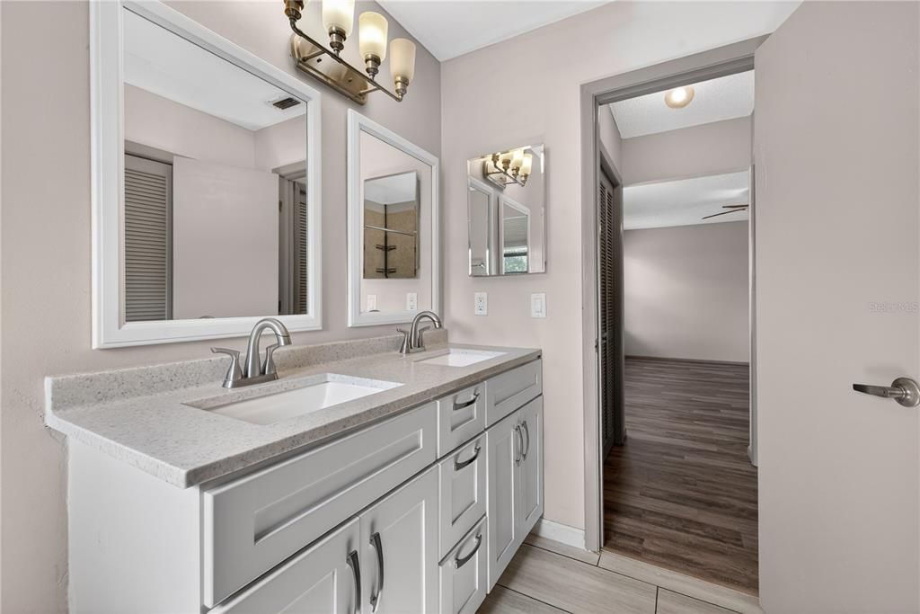 Activo con contrato: $414,900 (3 camas, 2 baños, 1630 Pies cuadrados)