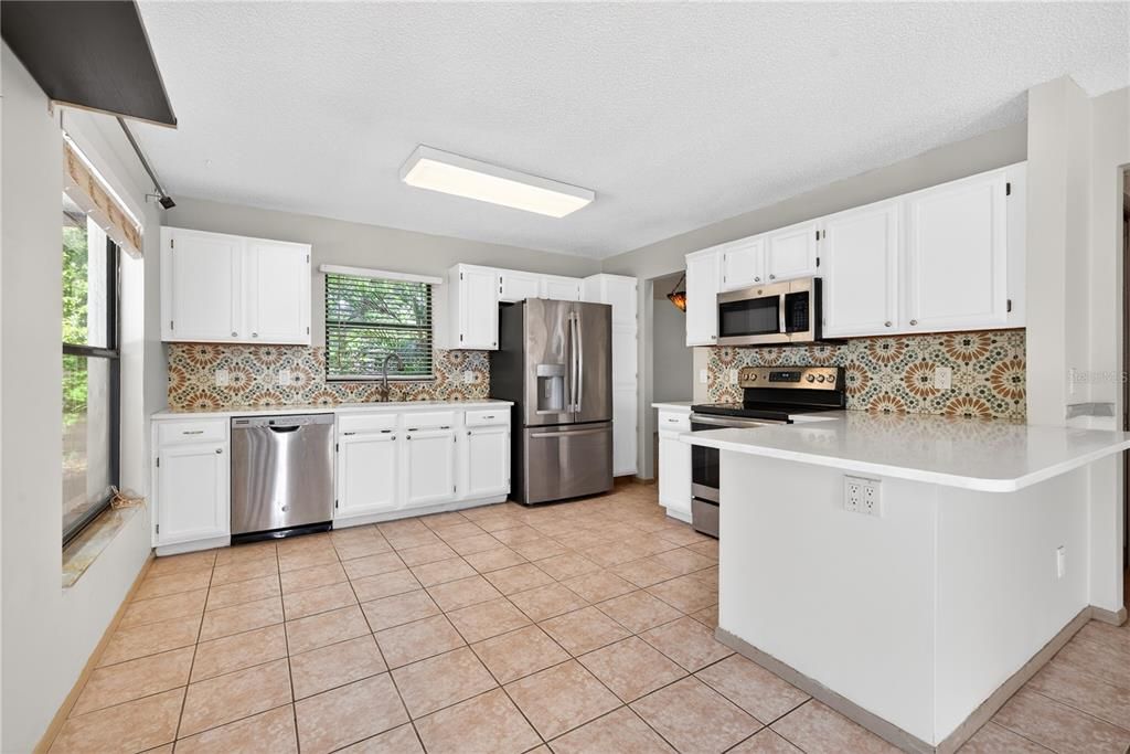 Activo con contrato: $414,900 (3 camas, 2 baños, 1630 Pies cuadrados)