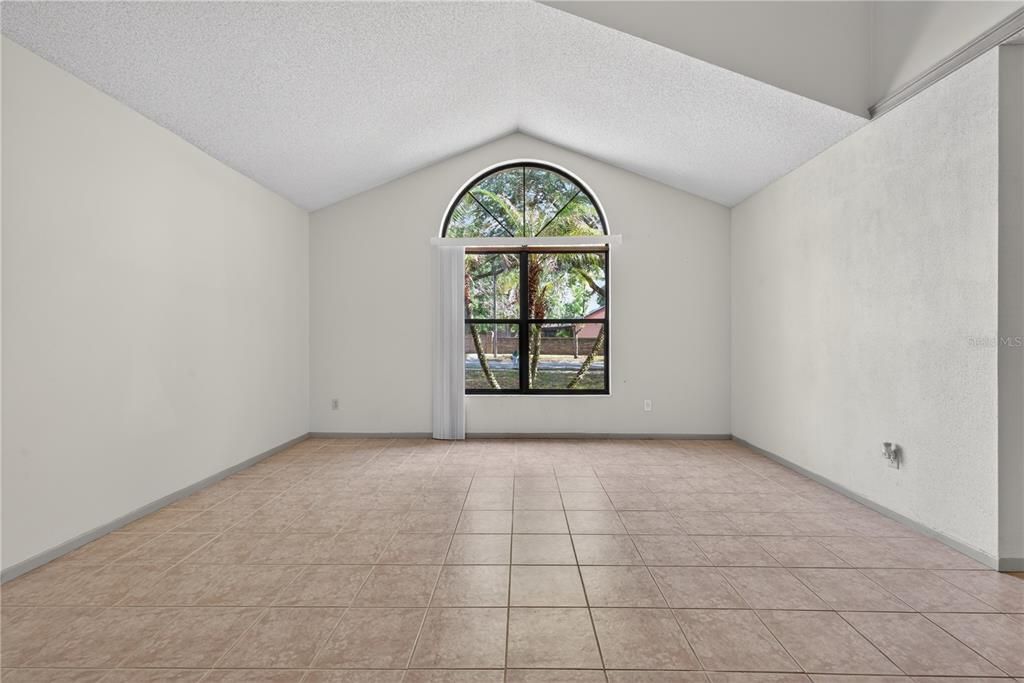 Activo con contrato: $414,900 (3 camas, 2 baños, 1630 Pies cuadrados)