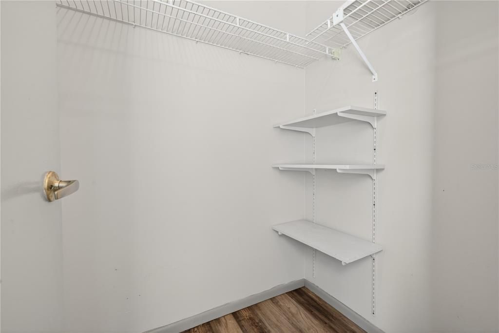 Activo con contrato: $414,900 (3 camas, 2 baños, 1630 Pies cuadrados)