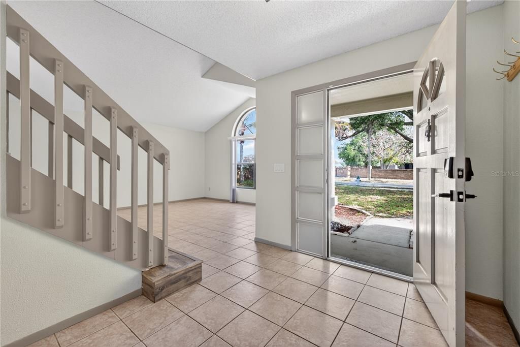 Activo con contrato: $414,900 (3 camas, 2 baños, 1630 Pies cuadrados)