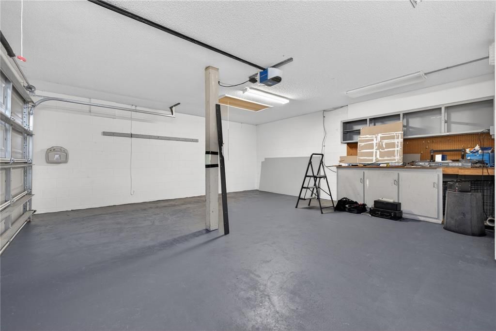 Activo con contrato: $414,900 (3 camas, 2 baños, 1630 Pies cuadrados)