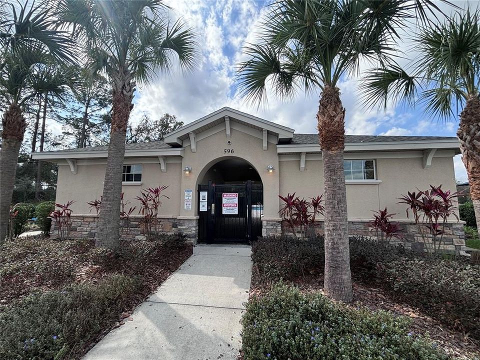 For Rent: $2,050 (3 beds, 2 baths, 1574 Square Feet)