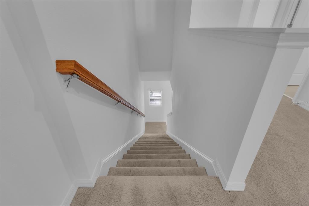 For Rent: $2,050 (3 beds, 2 baths, 1574 Square Feet)