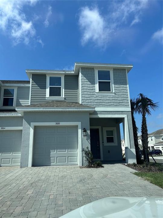 For Rent: $2,050 (3 beds, 2 baths, 1574 Square Feet)