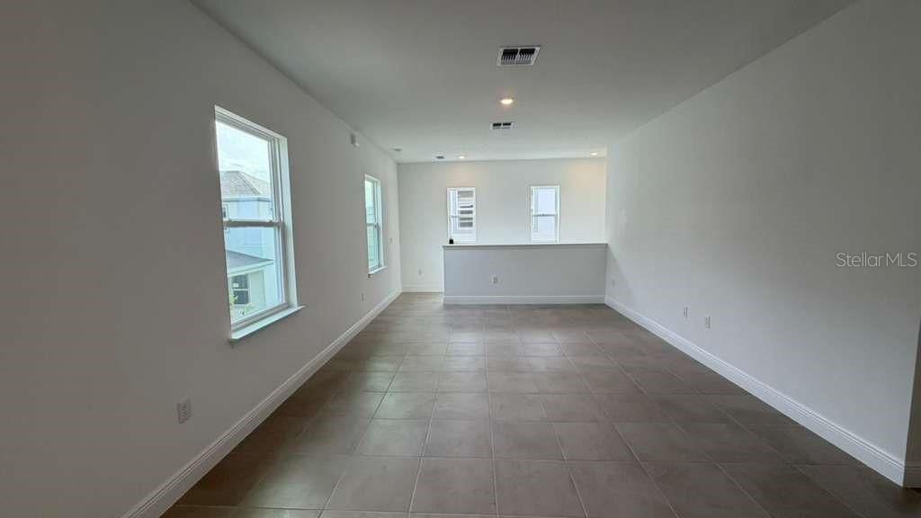 For Rent: $1,800 (1 beds, 1 baths, 680 Square Feet)