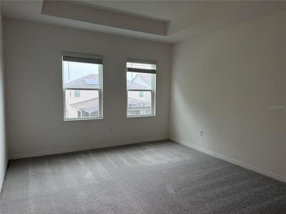 Activo con contrato: $2,099 (3 camas, 2 baños, 1704 Pies cuadrados)