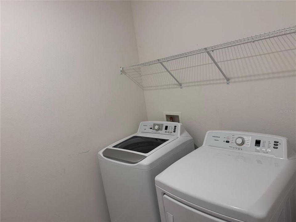 Activo con contrato: $2,099 (3 camas, 2 baños, 1704 Pies cuadrados)