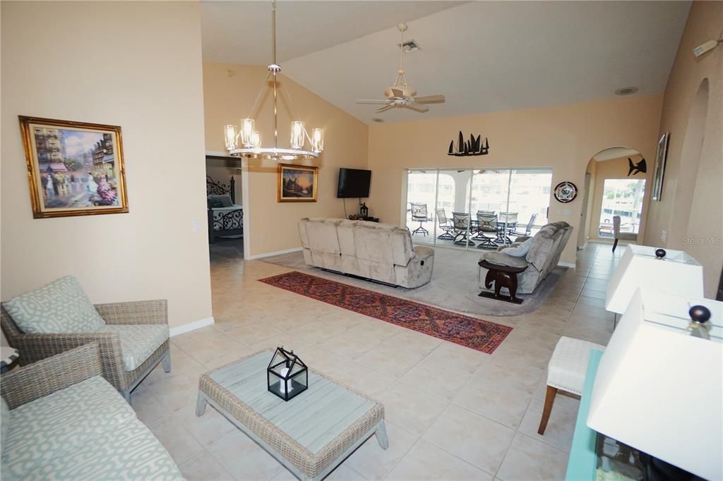 For Sale: $795,000 (4 beds, 3 baths, 2904 Square Feet)