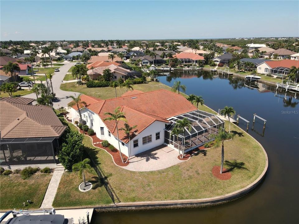For Sale: $795,000 (4 beds, 3 baths, 2904 Square Feet)