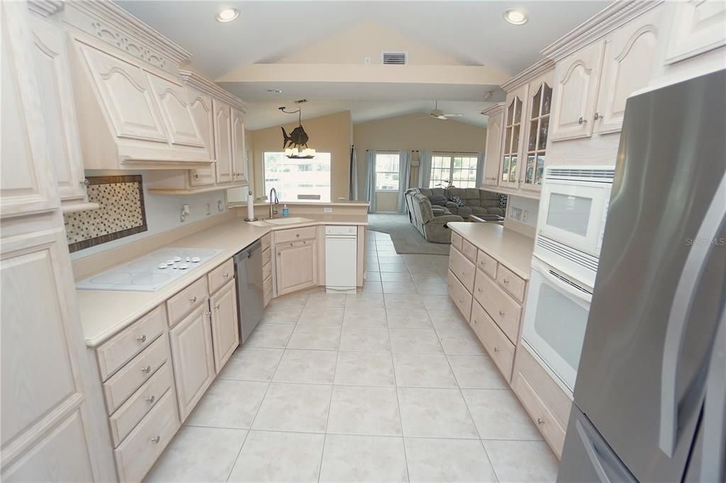 For Sale: $795,000 (4 beds, 3 baths, 2904 Square Feet)
