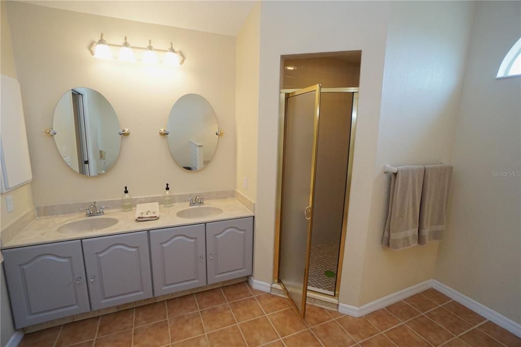 For Sale: $795,000 (4 beds, 3 baths, 2904 Square Feet)