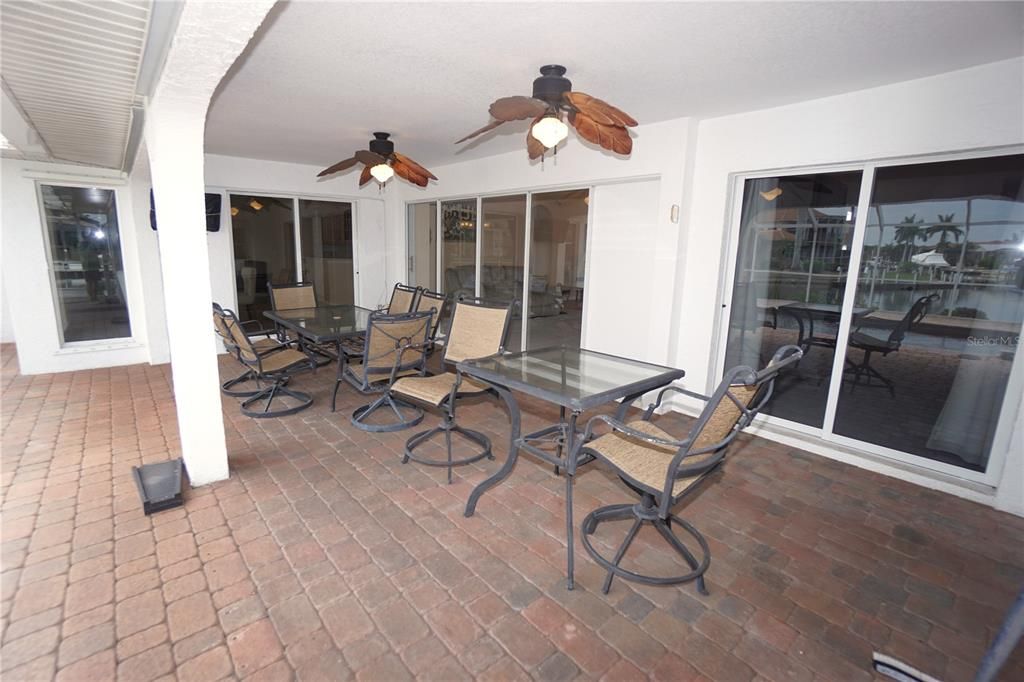 For Sale: $795,000 (4 beds, 3 baths, 2904 Square Feet)