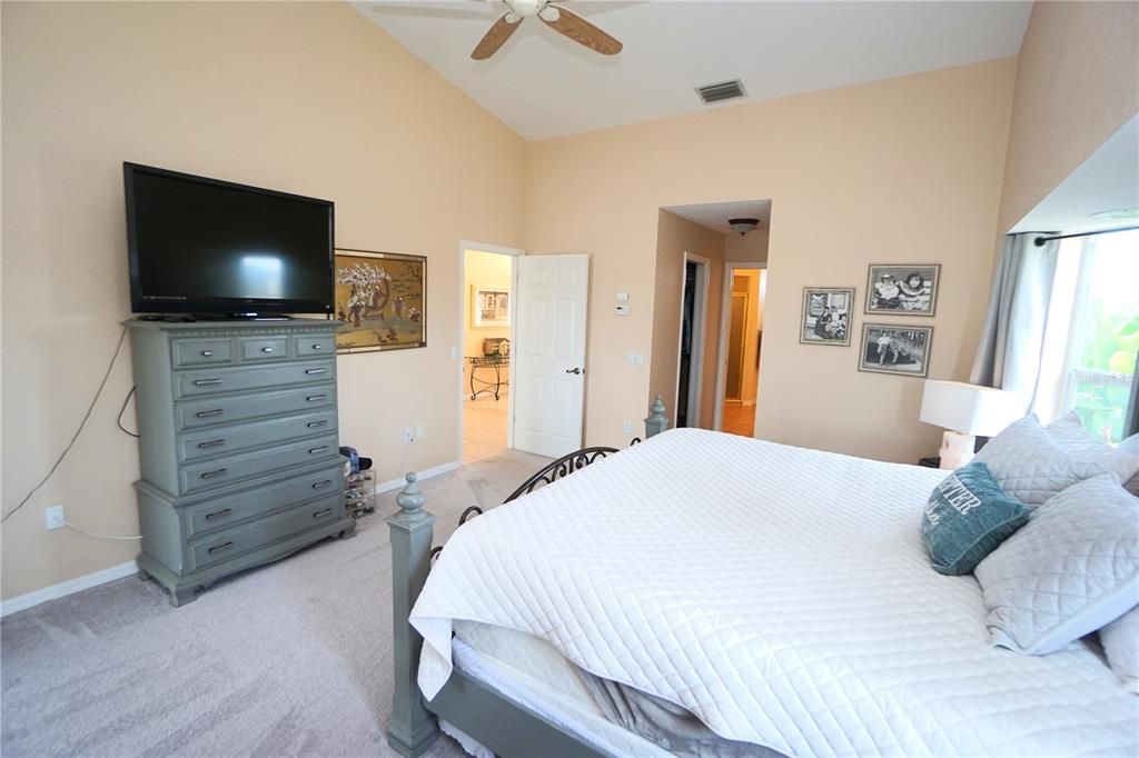 For Sale: $795,000 (4 beds, 3 baths, 2904 Square Feet)