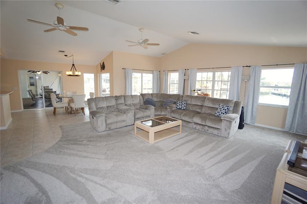 For Sale: $795,000 (4 beds, 3 baths, 2904 Square Feet)