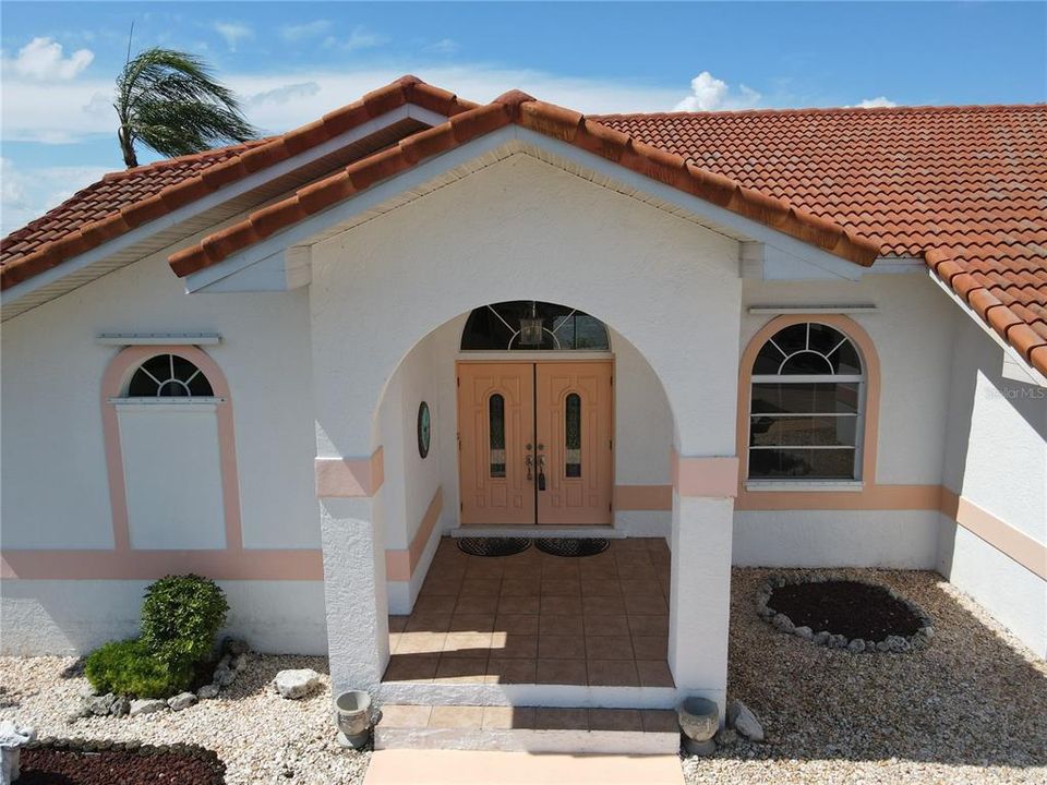 For Sale: $795,000 (4 beds, 3 baths, 2904 Square Feet)