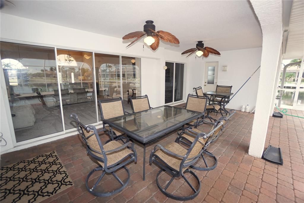 For Sale: $795,000 (4 beds, 3 baths, 2904 Square Feet)