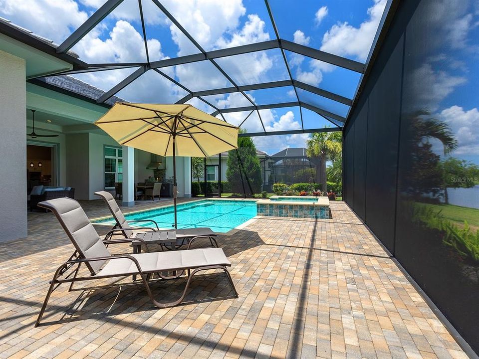 Activo con contrato: $1,975,000 (4 camas, 3 baños, 3033 Pies cuadrados)