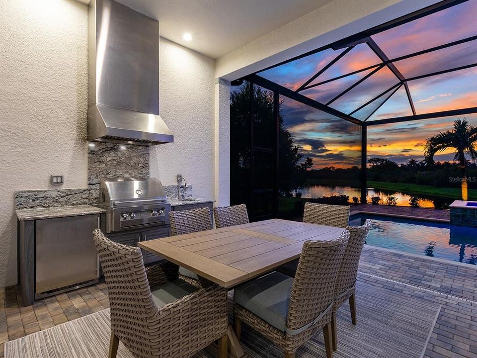 Activo con contrato: $1,975,000 (4 camas, 3 baños, 3033 Pies cuadrados)