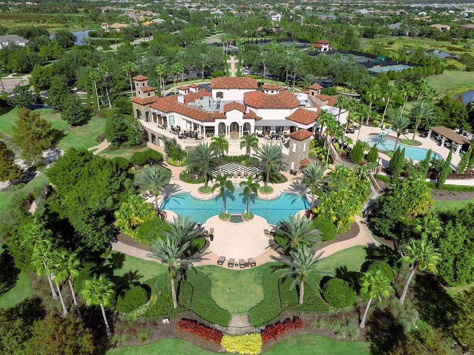 Activo con contrato: $1,975,000 (4 camas, 3 baños, 3033 Pies cuadrados)