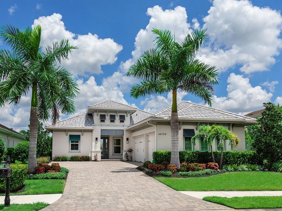 Activo con contrato: $1,975,000 (4 camas, 3 baños, 3033 Pies cuadrados)