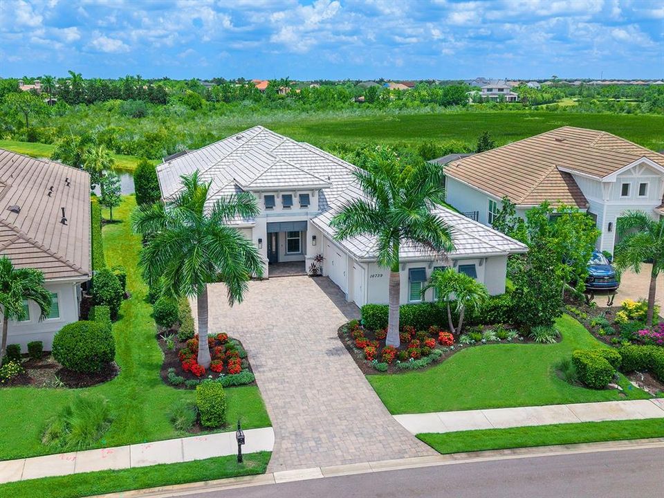 Activo con contrato: $1,975,000 (4 camas, 3 baños, 3033 Pies cuadrados)