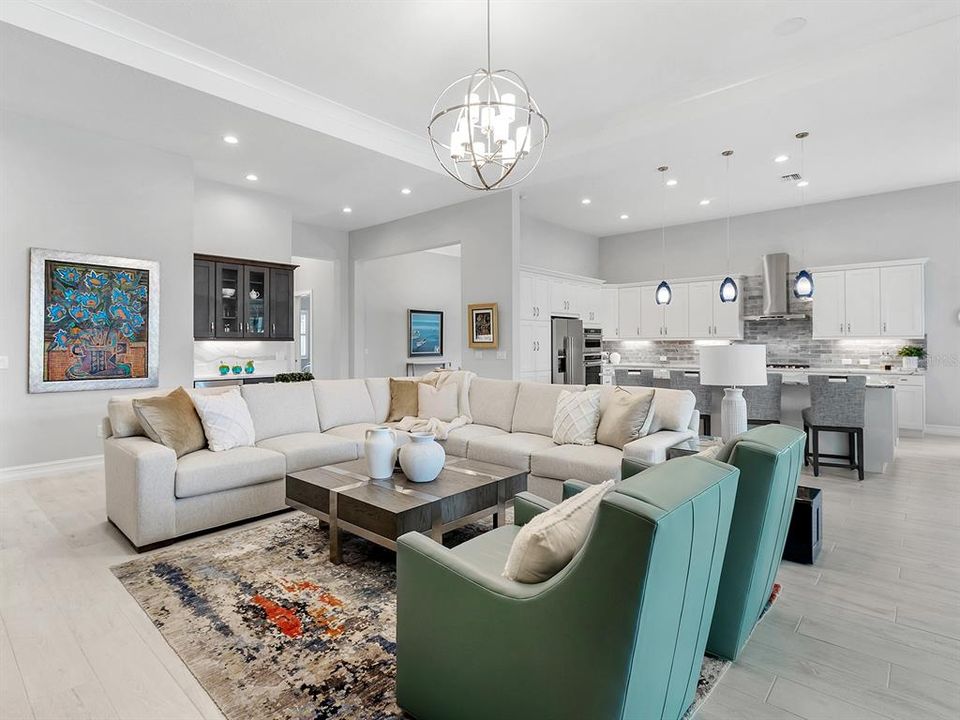 Activo con contrato: $1,975,000 (4 camas, 3 baños, 3033 Pies cuadrados)