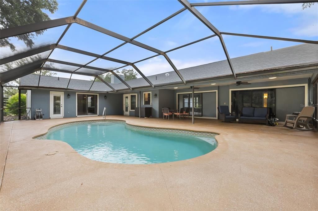 For Sale: $369,000 (3 beds, 2 baths, 2253 Square Feet)