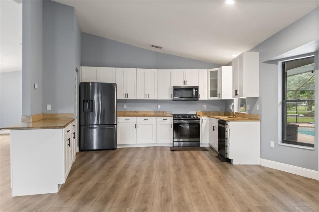 For Sale: $369,000 (3 beds, 2 baths, 2253 Square Feet)