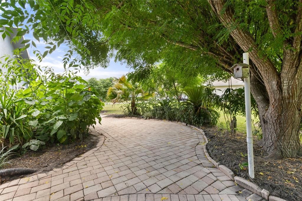 For Sale: $369,000 (3 beds, 2 baths, 2253 Square Feet)