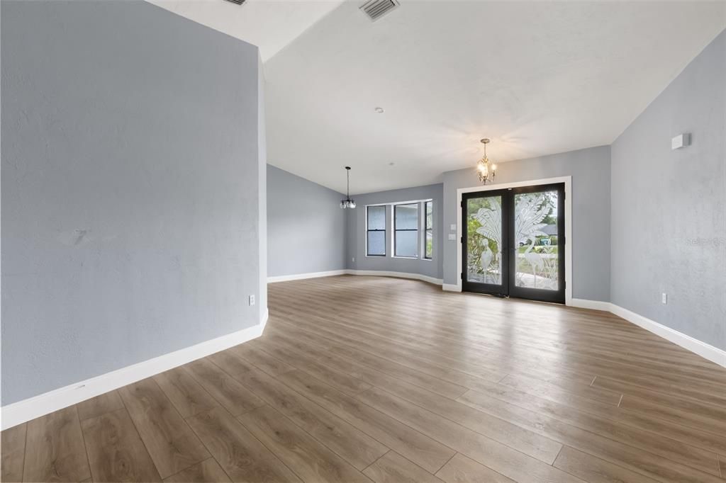 For Sale: $369,000 (3 beds, 2 baths, 2253 Square Feet)