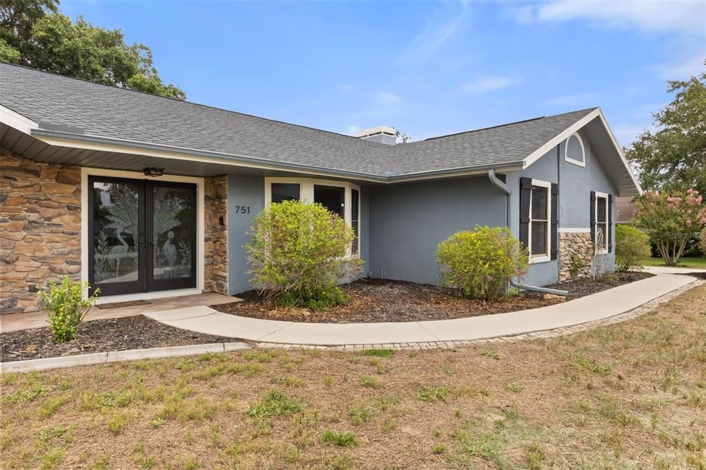 For Sale: $369,000 (3 beds, 2 baths, 2253 Square Feet)