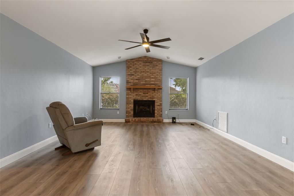 For Sale: $369,000 (3 beds, 2 baths, 2253 Square Feet)