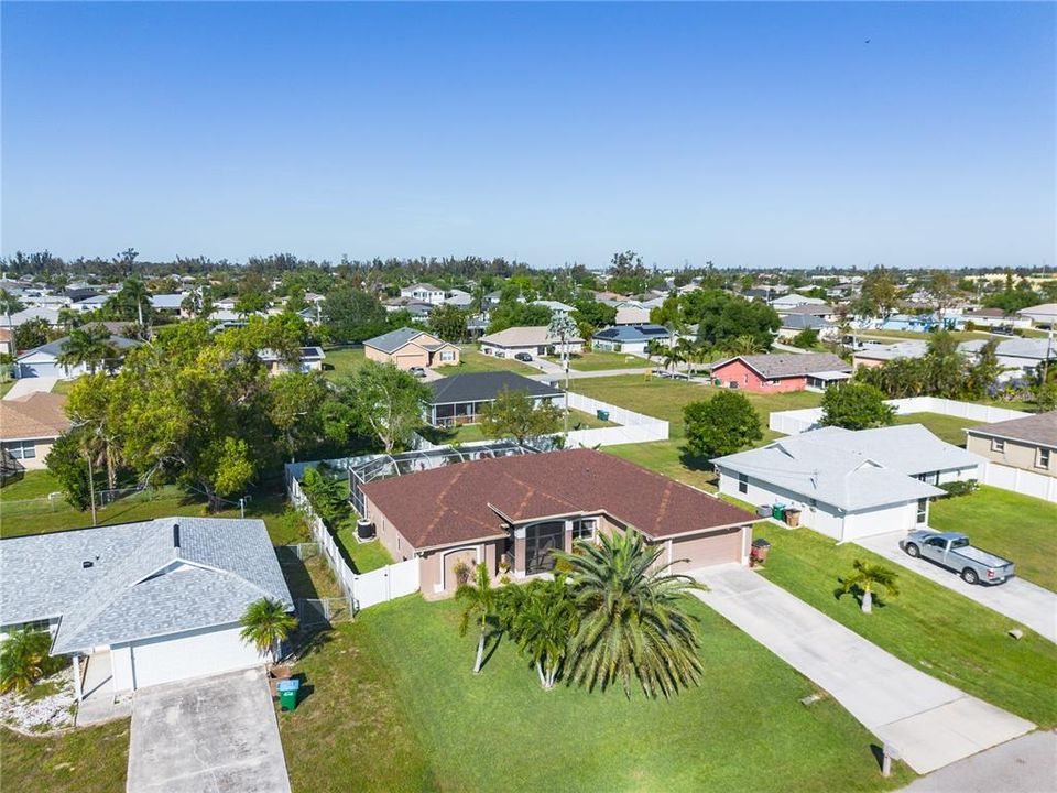 For Rent: $2,600 (3 beds, 2 baths, 1631 Square Feet)