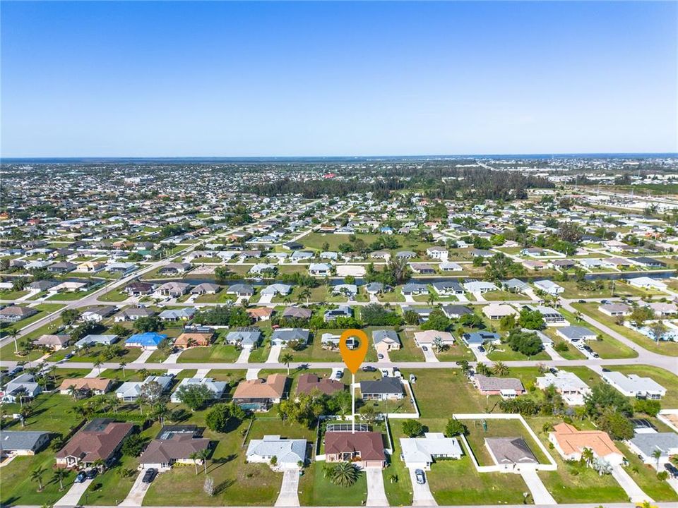 For Rent: $2,600 (3 beds, 2 baths, 1631 Square Feet)