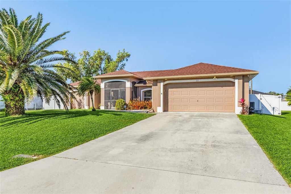 For Rent: $2,600 (3 beds, 2 baths, 1631 Square Feet)