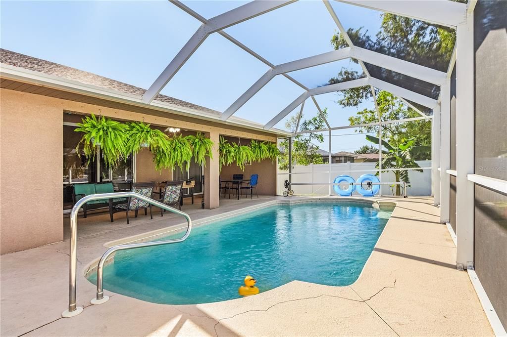 For Rent: $2,600 (3 beds, 2 baths, 1631 Square Feet)