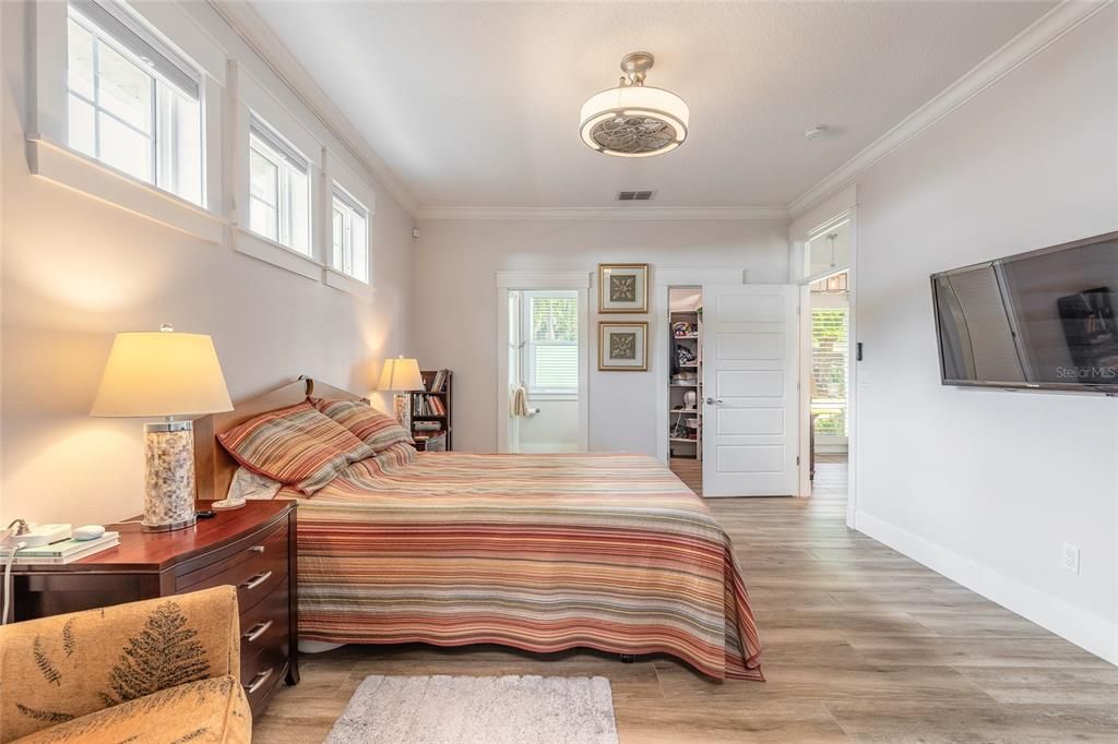 For Sale: $775,000 (2 beds, 2 baths, 1725 Square Feet)