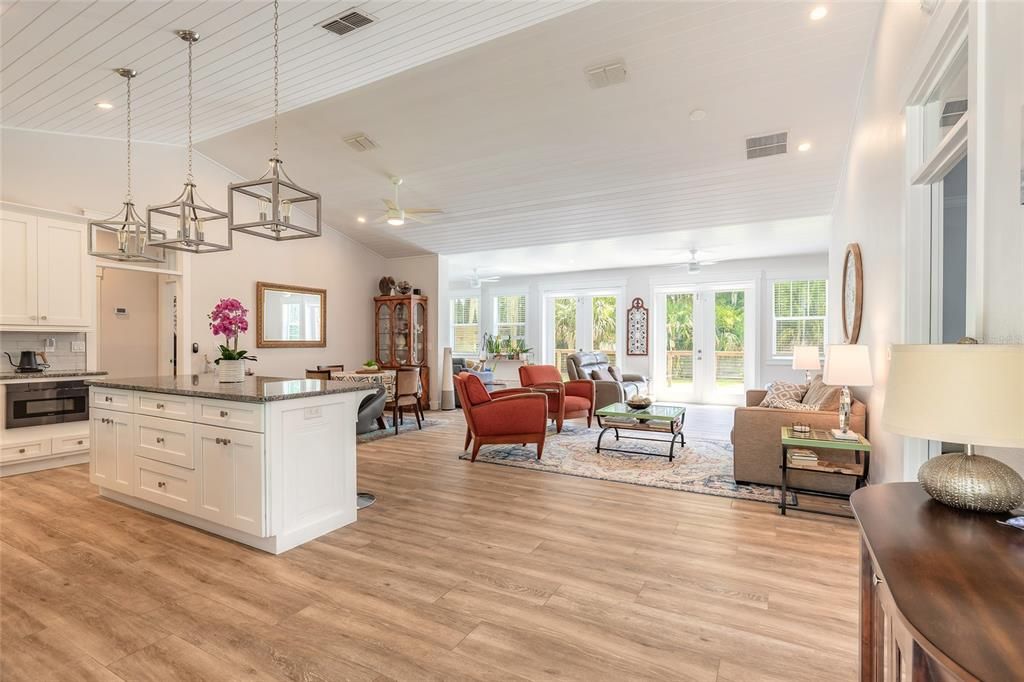 For Sale: $775,000 (2 beds, 2 baths, 1725 Square Feet)